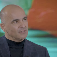 <![CDATA[ Roberto Martínez: «Jogadores como Rui Costa, Luís Figo e João Pinto são sempre uma referência» ]]>