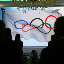 <![CDATA[ França condena 