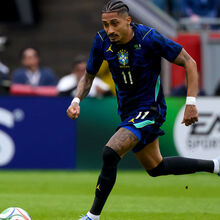 <![CDATA[ Barcelona vai receber cerca de 150 mil euros da FIFA por causa da lesão de Raphinha ]]>