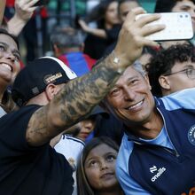 <![CDATA[ Iordanov dá os parabéns a Balakov no dia do 60.º aniversário: «Era tão fácil jogar com ele...» ]]>