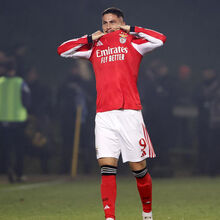 <![CDATA[ Ivanovic tremido e em avaliação até ao final da temporada ]]>