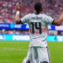 <![CDATA[ Lukebakio dedica bis pela Bélgica à mulher: «Significa muito para mim» ]]>