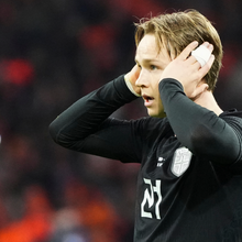 <![CDATA[ Barcelona não está só: os clubes que podem perder a cabeça por Schjelderup ]]>