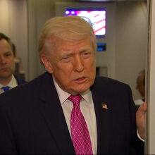 <![CDATA[ Trump diz que os EUA estão a negociar com o Irão 