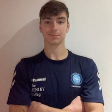 <![CDATA[ Das falhas na emergência ao quarto que continua intocado: o duro relato de pais de jovem que morreu em campo  ]]>