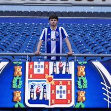 <![CDATA[ Tiago Silva renova com o FC Porto até 2031: «O mister Farioli dá-me muitas dicas» ]]>