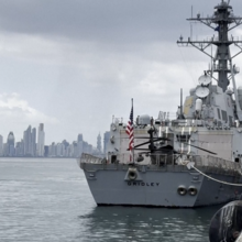 <![CDATA[ Porta-aviões dos EUA regressa ao Panamá mais de 50 anos depois  ]]>