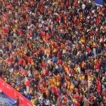 <![CDATA[ «Quem não salta é muçulmano»: Espanha-Egito marcado por cântico xenófobo ]]>