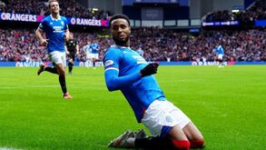 O tremendo golo de bicicleta de Chermiti no Old Firm