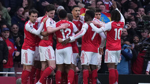 Jogadores do Arsenal a celebrar 