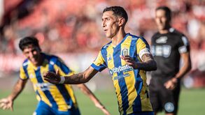 Di María marca no clássico frente ao Newells Old Boys
