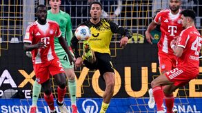 Felix Nmecha, jogador do Borussia Dortmund, pode voltar a Inglaterra