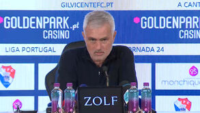 Mourinho: «Parece-me penálti claríssimo, mas é coisa de VAR»