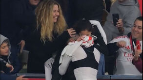 Prestianni dá camisola a jovem adepta em Barcelos