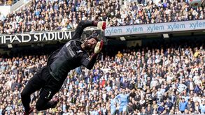 Alisson, guarda-redes, associado a possível transferência para o Inter.
