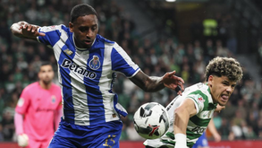 Pablo Rosario com Maxi Araújo durante o Sporting-FC Porto em Alvalade