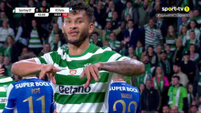 O gesto polémico de Luis Suárez durante o Sporting-FC Porto