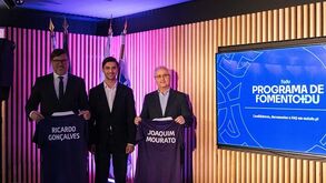 Ricardo Gonçalves, presidente do Conselho Executivo do IPDJ; Diogo Braz, presidente da FADU; e Joaquim Mourato, Diretor-Geral do Ensino Superior