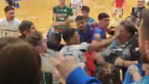 Jogador cedido pelo Sporting envolvido em violentas cenas de pancadaria num jogo de futsal em Espanha