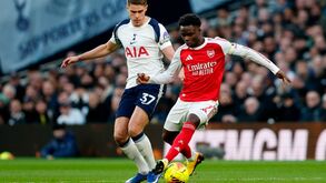 Van de Ven, central holandês do Tottenham, na mira do Barcelona