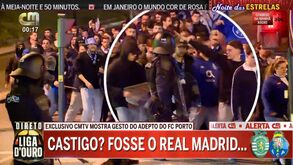 Gesto do adepto do FC Porto à chegada a Alvalade