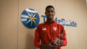 Guarda-redes Adriel distinguido