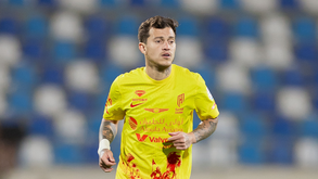 Otávio Monteiro com a camisola do Al-Qadsiah