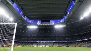Mensagem contra o racismo no estádio Santiago Bernabéu durante o Real Madrid-Benfica
