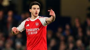 Declan Rice elogia Zubimendi, colega espanhol, destacando a sua calma em campo