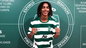 Dinis Oliveira é lateral-direito