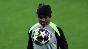 Geny Catamo com luvas e gorro em pleno treino no Aspmyra