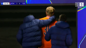 João Palhinha confortou Antonín Kinsky após substituição no At. Madrid-Tottenham