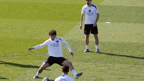 João Neves e Vitinha convocados para jogo com o Chelsea