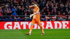 Guarda-redes do Tottenham, Kinsky, com rosto de desespero após substituição