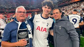 Archie Gray, do Tottenham, na final da Liga Europa em Bilbau, 2025