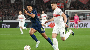 Demirovic e Alberto Costa no Estugarda-FC Porto