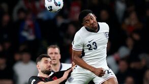 Lewis-Skelly quer sair em busca de mais minutos