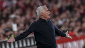 Mourinho suspenso