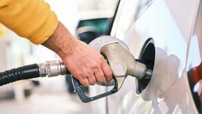Gasóleo fica 8,5 cêntimos mais caro na segunda-feira e gasolina sobe 2,5 cêntimos