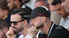 Debast atento ao jogo do irmão