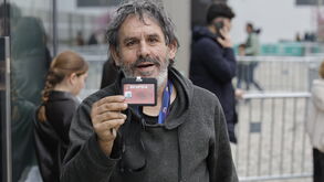 Da personagem e cartão de sócio improváveis às figuras do Sporting: as imagens que marcam as eleições leoninas