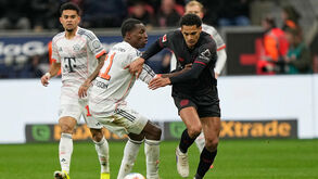 Nicolas Jackson (Bayern Munique) e Jarell Quansah (Bayer Leverkusen)