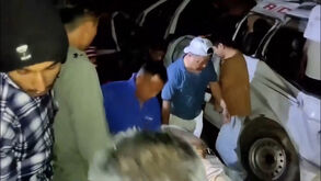 Autocarro cai de estrada numa montanha no Nepal: há sete mortos