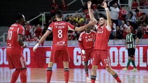 Benfica goleia Eléctrico e conquista Taça da Liga