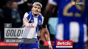 Puxa para dentro e remata em arco: William Gomes celebra aniversário com golaço ao Moreirense