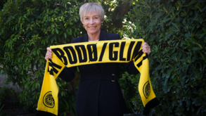 Hanne Brusletto com o cachecol do Bodo/Glimt