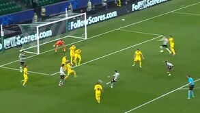 Maxi Araújo faz o 4-0 para o Sporting