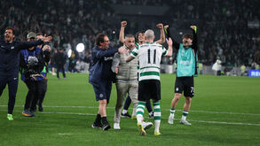 Nuno Santos a festejar com Rui Borges