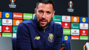 Francesco Farioli faz antevisão ao jogo com o Estugarda