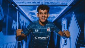 Sergi Dominguez, central do Dínamo Zagreb